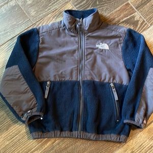 NorthFace boys fleece jacket. Size small